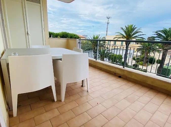 La Flor De La Mar Апартаменты Бари